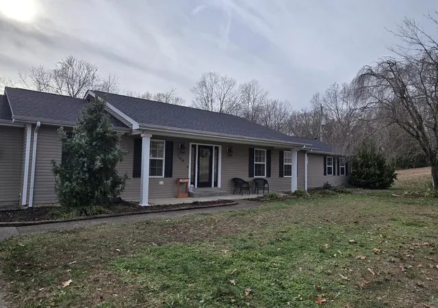 Photo 2 of Sale Pending at 709 Melanie Ln, Somerset, KY 42503 | MLS# 25507188 | Listing updated on 2025-12-30
