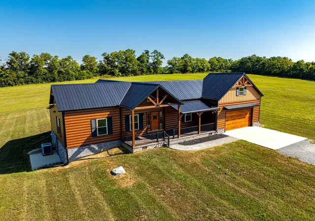 Homes for sale in Carlisle, KY | 910 Walnut Grove Rd, Carlisle, KY 40311 | MLS# 25507490