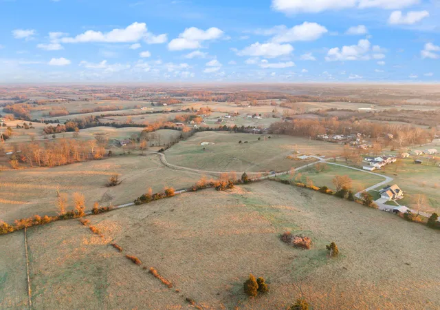 3rd image of 322 Noland Rd #Tract 2, Richmond, KY 40475 | MLS# 25507311