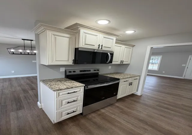 Photo 3 of Sale Pending at 54 Catalpa Ct, London, KY 40744 | MLS# 25507347 | Listing updated on 2026-06-11