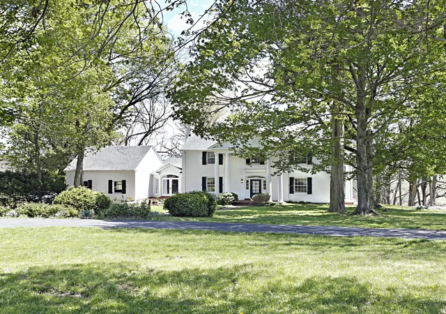 Photo 3 of Sale Pending at 2600 Paynes Ml Rd, Versailles, KY 40383 | MLS# 25507479 | Listing updated on 2026-08-31