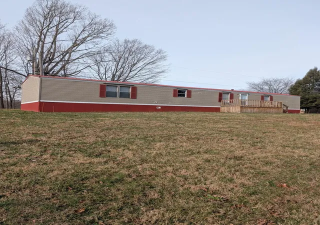 Homes for sale in East Bernstadt, KY | 75 Bluegrass Rd, East Bernstadt, KY 40729 | MLS# 25507738
