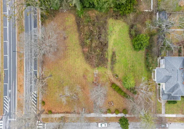 5th image of 416 Capital Ave, Frankfort, KY 40601 | MLS# 25507886
