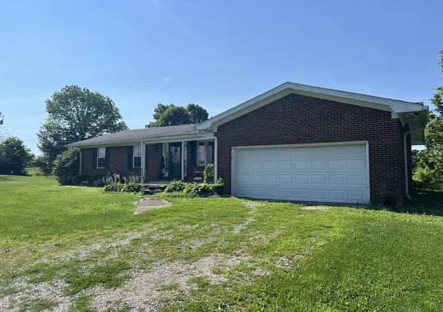 Homes for sale in Winchester, KY | 455 Davis Ln, Winchester, KY 40391 | MLS# 25507944