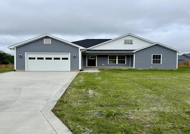 Homes for sale in Junction City, KY | 102 Knob View Tr, Junction City, KY 40440 | MLS# 25508042