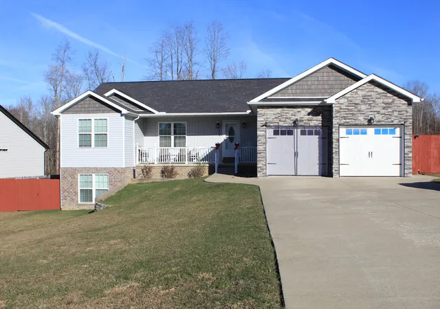 Photo 1 of Single family home for sale at 425 Caribou Dr, London, KY 40744 | MLS# 25508057 | Listing updated on 2026-04-09