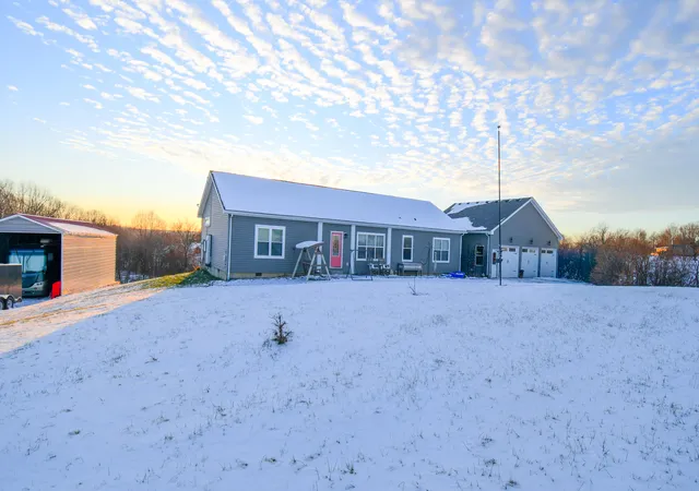 Homes for sale in Lawrenceburg, KY | 2071 Bonds Mill Rd, Lawrenceburg, KY 40342 | MLS# 25508070