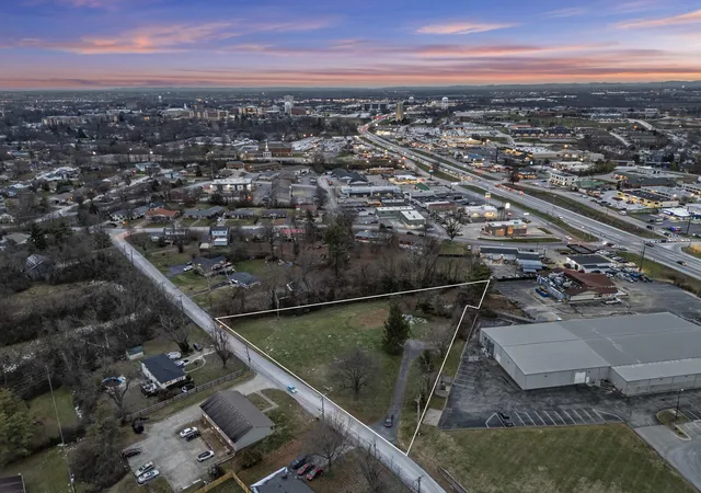 2nd image of 818 Barnes Mill Rd, Richmond, KY 40475 | MLS# 25508188