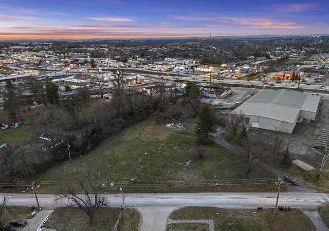 3rd image of 818 Barnes Mill Rd, Richmond, KY 40475 | MLS# 25508188