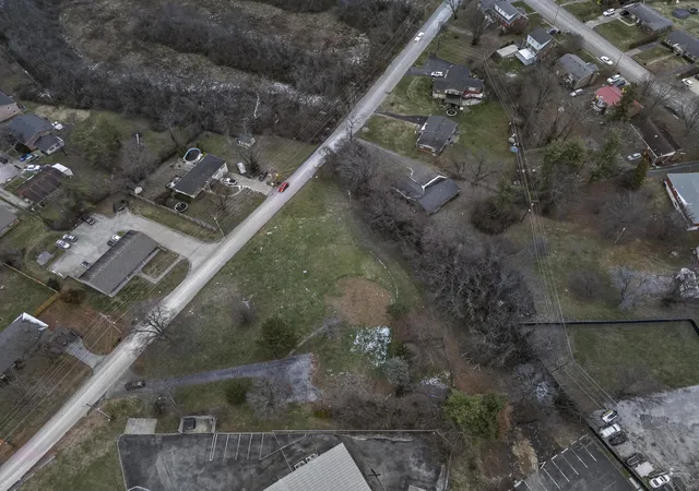 5th image of 818 Barnes Mill Rd, Richmond, KY 40475 | MLS# 25508188