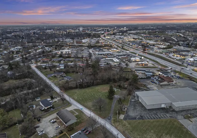 10th image of 818 Barnes Mill Rd, Richmond, KY 40475 | MLS# 25508188