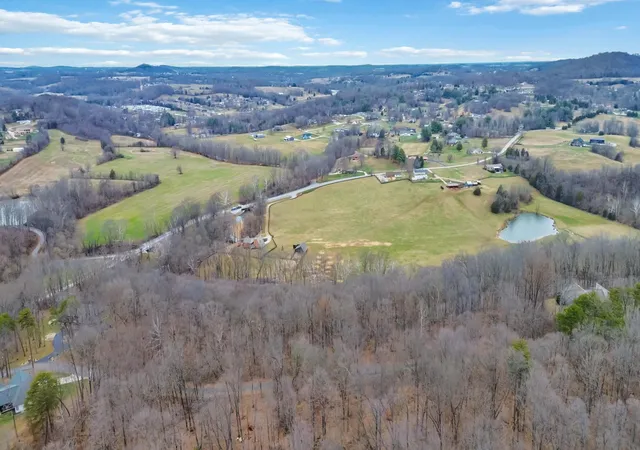 Homes for sale in Somerset, KY | Lot 11 Hunter Ln, Somerset, KY 42503 | MLS# 25508073