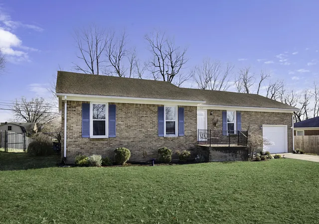 Homes for sale in Versailles, KY | 527 Sheffield Dr, Versailles, KY 40383 | MLS# 25508249