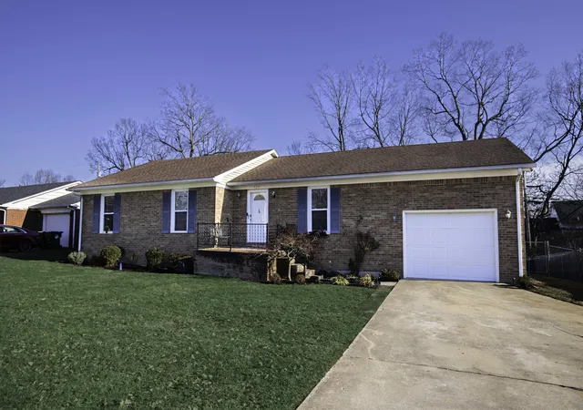 Homes for sale in Versailles, KY | 527 Sheffield Dr, Versailles, KY 40383 | MLS# 25508249