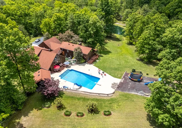 Photo 1 of Single family home for sale at 435 Hunters Ln, Morehead, KY 40351 | MLS# 25508234 | Listing updated on 2026-10-28