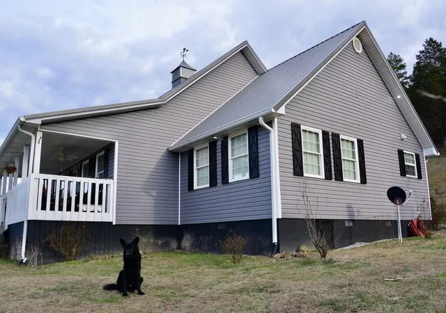 Photo 3 of Single family home for sale at 325 Sinks Rd, Somerset, KY 42501 | MLS# 25508323 | Listing updated on 2026-04-10