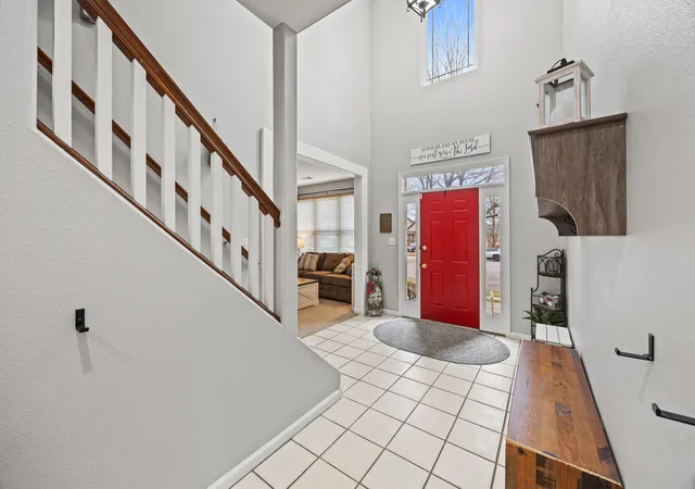 Photo 3 of Single family home for sale at 2704 Timber Oaks Ct, Lexington, KY 40511 | MLS# 25508432 | Listing updated on 2026-01-07