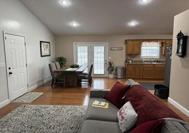 Photo 3 of Single family home for sale at 1277 E Pittsburg Church Rd, London, KY 40741 | MLS# 25508491 | Listing updated on 2025-12-28