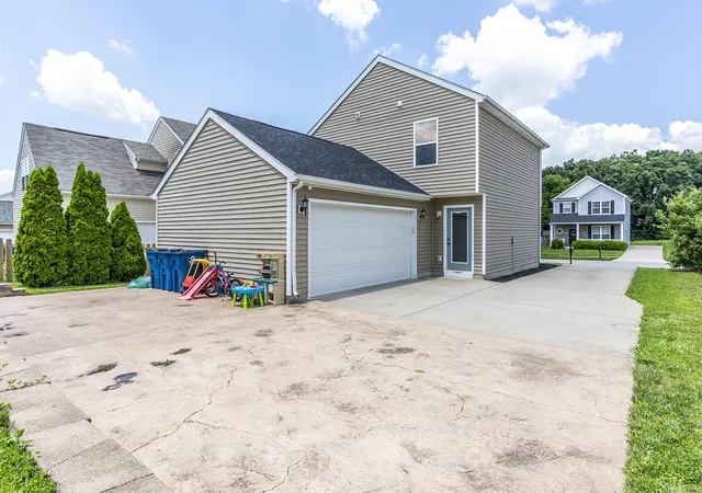 Homes for sale in Shelbyville, KY | 4045 Firestone Wy, Shelbyville, KY 40065 | MLS# 26000016
