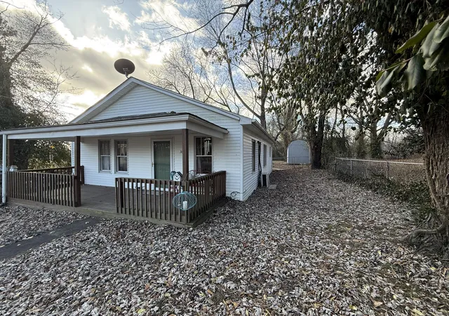 Photo 1 of Single family home for sale at 365 Maple St, Russell Springs, KY 42642 | MLS# 25508561 | Listing updated on 2026-02-17