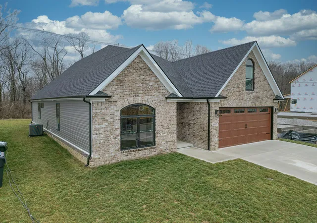 Photo 2 of Sale Pending at 4225 Buttermilk Rd, Lexington, KY 40509 | MLS# 26000073 | Listing updated on 2026-10-13