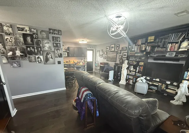 2nd image of 301 Blue Valley Ct, Frankfort, KY 40601 | MLS# 26000215