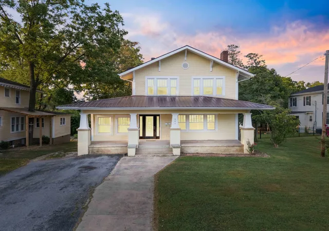 1st image of 601 Chestnut St, Berea, KY 40403 | MLS# 26000393
