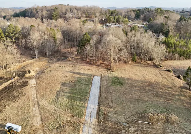 Photo 1 of Land for sale at 9999 Hutton Ln, Corbin, KY 40701 | MLS# 26000509 | Listing updated on 2026-08-19