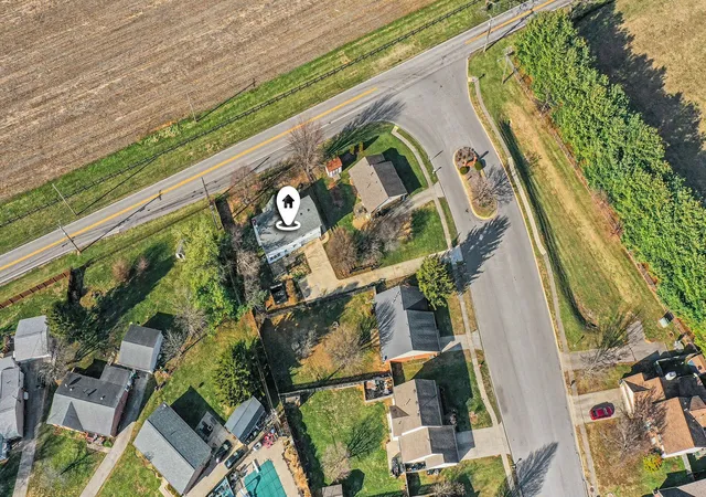 Photo 32 of Sale Pending at 102 Chestnut Ln, Versailles, KY 40383 | MLS# 26000492 | Listing updated on 2026-02-17