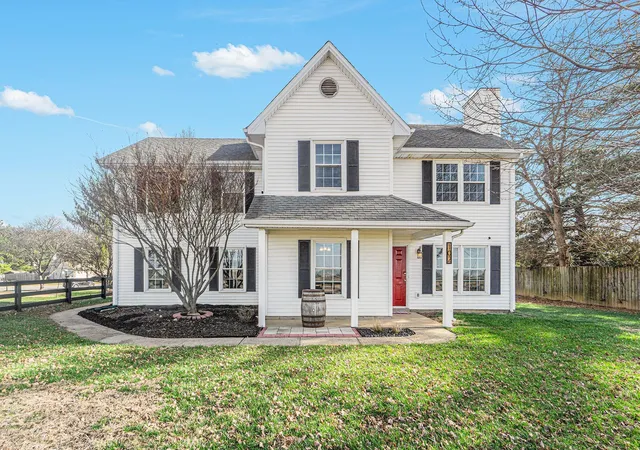 Photo 3 of Sale Pending at 102 Chestnut Ln, Versailles, KY 40383 | MLS# 26000492 | Listing updated on 2026-02-17