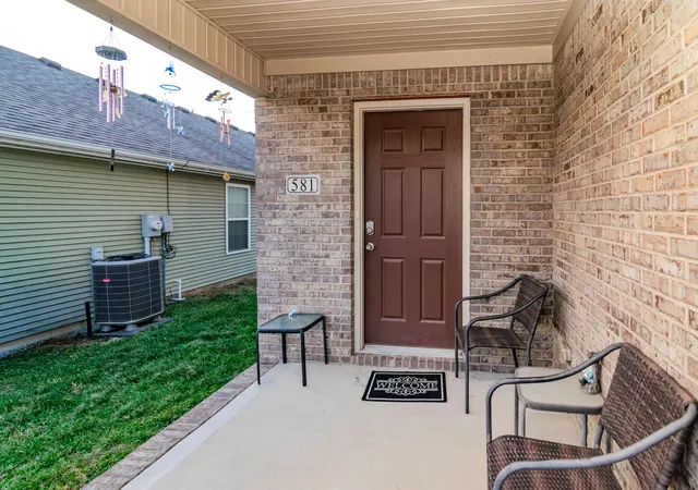 2nd image of 581 Lucille Dr, Lexington, KY 40511 | MLS# 26000592