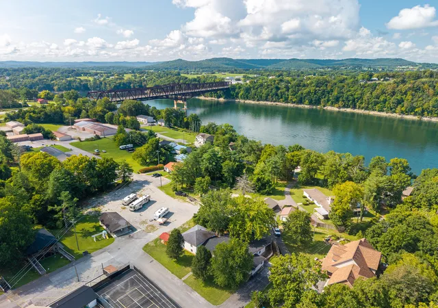 Photo 3 of Condo for sale at 105 Villagers Resort Dr, Somerset, KY 42503 | MLS# 26000712 | Listing updated on 2026-08-21