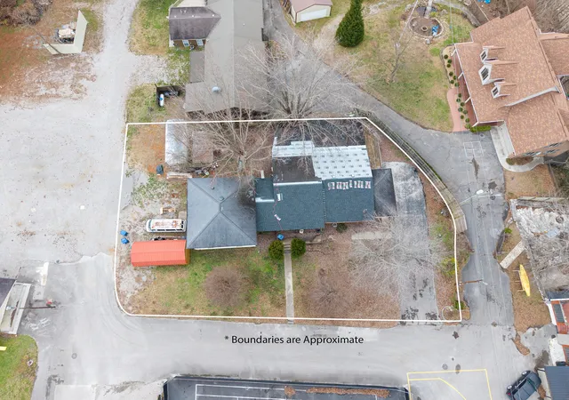 Homes for sale in Somerset, KY | 105 Villagers Resort Dr, Somerset, KY 42503 | MLS# 26000712