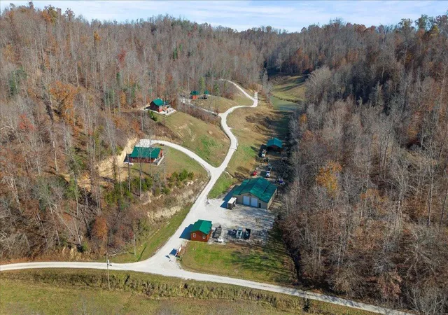 Photo 1 of Single family home for sale at 16 Hickory Ln, Jackson, KY 41339 | MLS# 26000803 | Listing updated on 2026-01-13