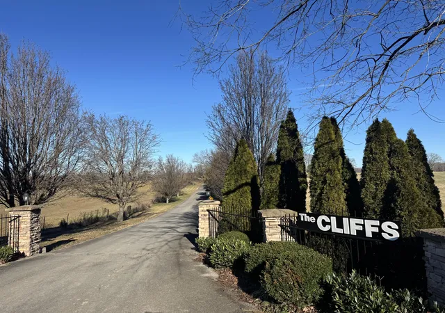 1st image of 426 Cliffside Dr, Russell Springs, KY 42642 | MLS# 26000871