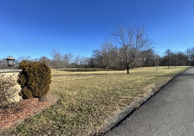 4th image of 426 Cliffside Dr, Russell Springs, KY 42642 | MLS# 26000871