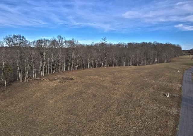 Photo 2 of Sale Pending at 16 Dockery Rd, Russell Springs, KY 42642 | MLS# 26001331 | Listing updated on 2026-09-18