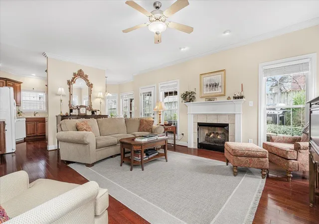 Photo 3 of Single family home for sale at 2496 Eastway Dr, Lexington, KY 40503 | MLS# 26001258 | Listing updated on 2026-04-13