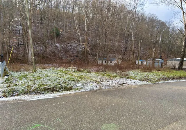 Photo 3 of Sale Pending at 448 Lambert Holw Rd, Clearfield, KY 40313 | MLS# 26001238 | Listing updated on 2026-01-20