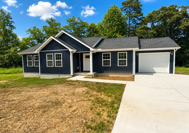 Photo 1 of Single family home for sale at 76 Autumn Dr, London, KY 40744 | MLS# 26001219 | Listing updated on 2026-09-08
