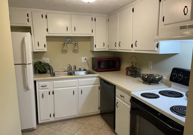 2nd image of 3500 Warwick Dr, Lexington, KY 40517