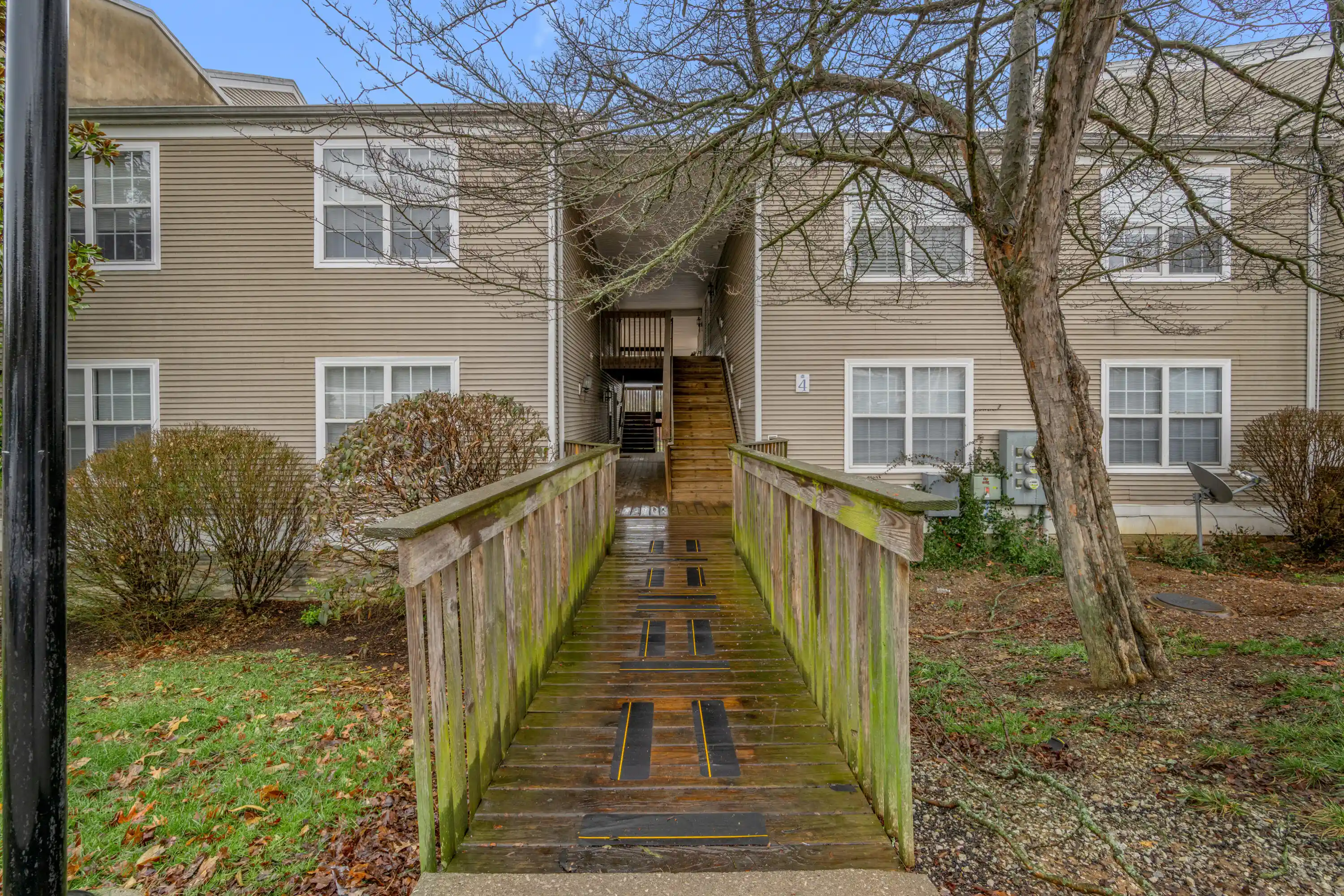 Listing Photo 2 - Condo for sale in 857 Malabu Dr located at 857 Malabu Dr, Lexington, KY 40502 - Unit #4002