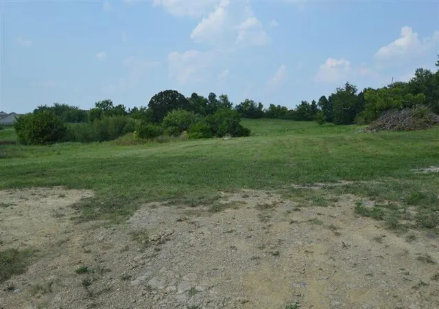 Photo 2 of Land for sale at 792 Mooreland Ave, Harrodsburg, KY 40330 | MLS# 26001482 | Listing updated on 2026-03-22