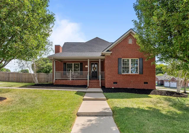 Photo 2 of Single family home for sale at 100 Dove Run Cir, Georgetown, KY 40324 | MLS# 26001504 | Listing updated on 2026-02-13