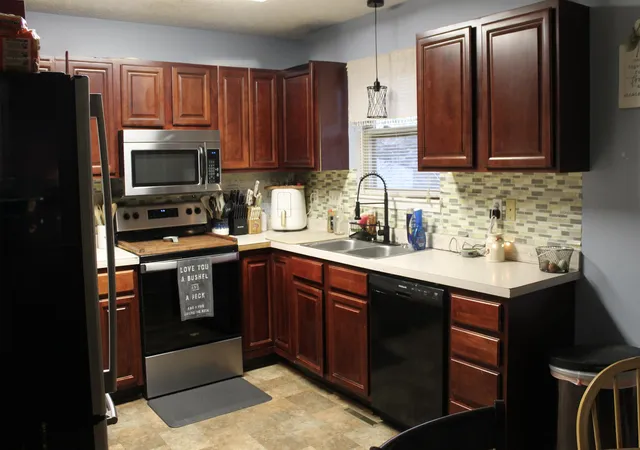 4th image of 108 Ashley Dr, Winchester, KY 40391 | MLS# 26001564