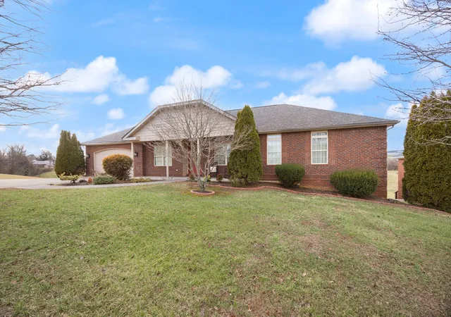Photo 4 of Single family home for sale at 115 Mountain Air Dr, Somerset, KY 42503 | MLS# 26001709 | Listing updated on 2026-07-22