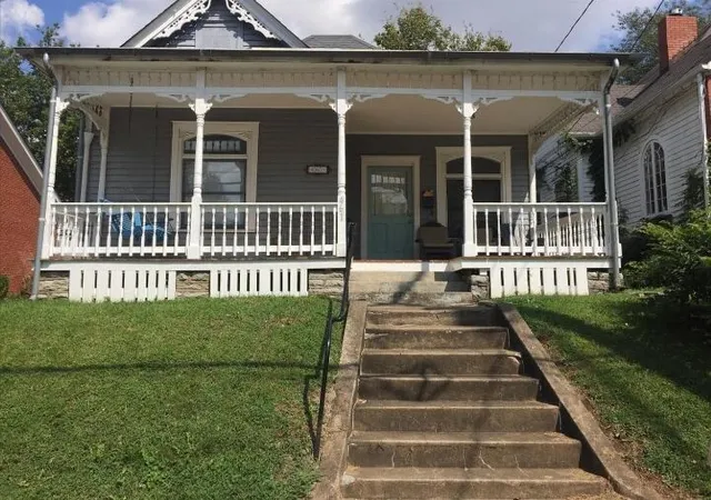 Photo 1 of Single family home for sale at 461 E Maxwell St, Lexington, KY 40508 | MLS# 26001762 | Listing updated on 2026-06-02