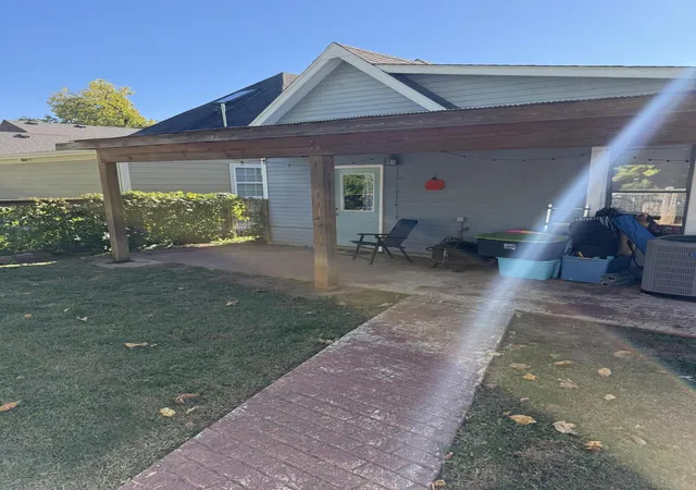 Photo 4 of Single family home for sale at 461 E Maxwell St, Lexington, KY 40508 | MLS# 26001762 | Listing updated on 2026-06-02
