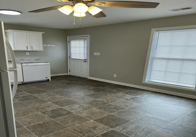 Photo 4 of Single family home for sale at 205 Tecumseh Dr, Shepherdsville, KY 40165 | MLS# 26002294 | Listing updated on 2026-02-08