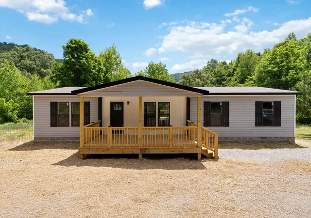 Homes for sale in Williamsburg, KY | 1776 Little Wolf Creek Rd, Williamsburg, KY 40769 | MLS# 26001886